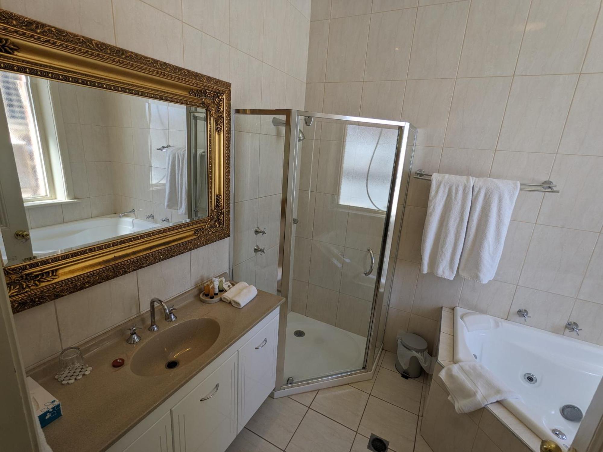 The Astra Broken Hill Hotel Buitenkant foto