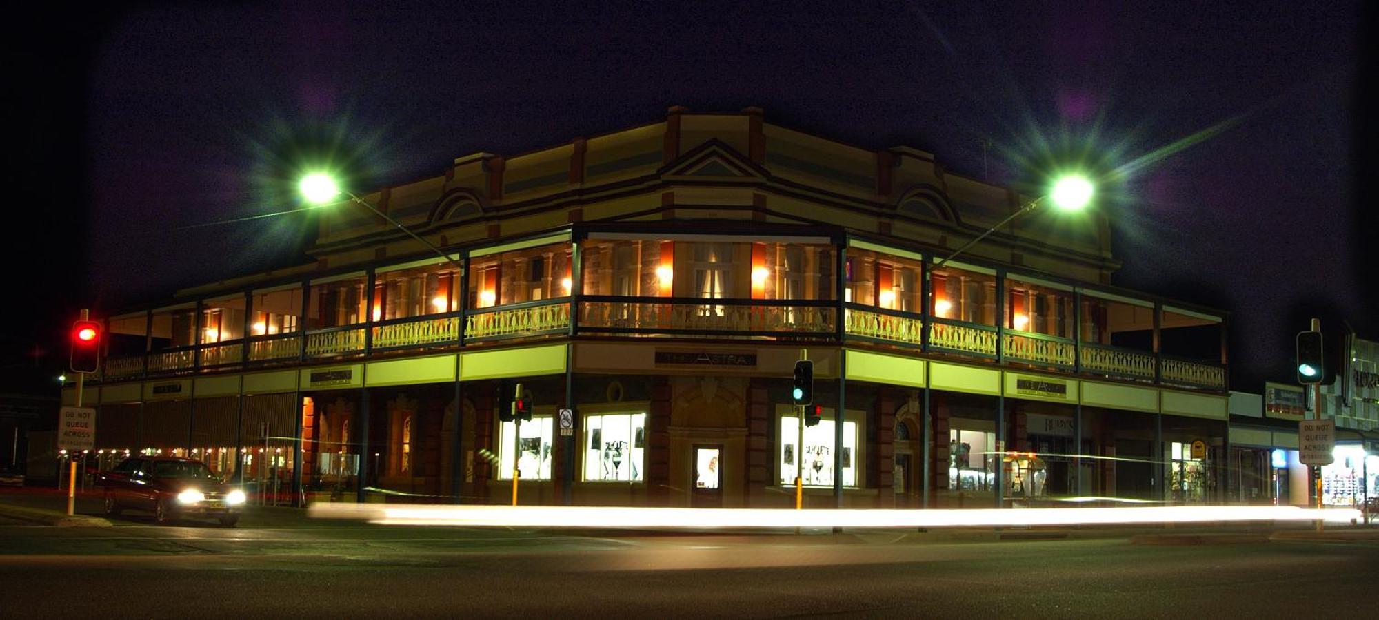 The Astra Broken Hill Hotel Buitenkant foto